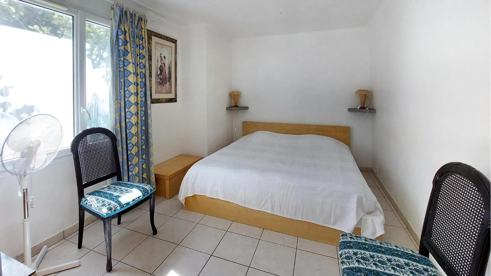 1 Bedroom Nice Apartment In Sanary-Sur-Mer 0*,  Frankrike
